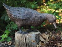 Bronzefigur suchende Ente