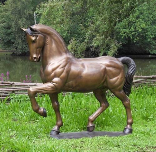 Bronzefigur Pferd