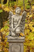 Gartenfigur Engeljunge "BARBIEL" nachdenklich, Steinguss - Original von Vidroflor