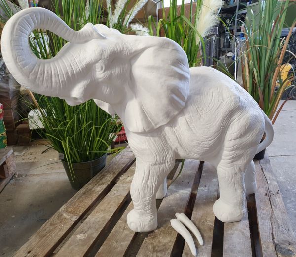 Gartenfigur Elefant XXL, verschiedene Farben mit Stoßzähnen