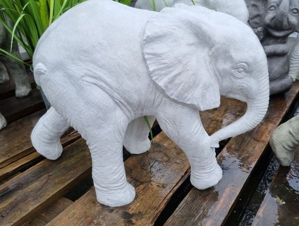 Gartenfigur Elefant medium, verschiedene Farben
