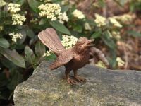 Bronzefigur kleiner stehender Vogel 2