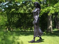 Bronzefigur Emily stehend, black