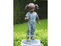 Bronzefigur Kleines Mädchen mit Vögelchen