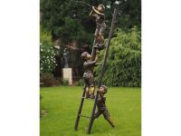 Bronzefigur 3 Jungen auf Leiter, Wasserspeier