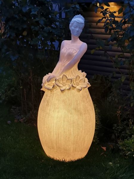 Blütenlicht Dame Amalia, groß, Kunststeinvon Zauberblume