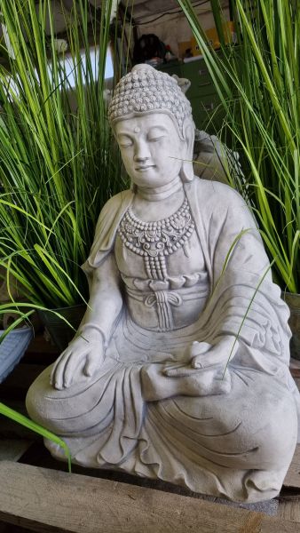 Gartenfigur Buddha, sitzend, antik grau
