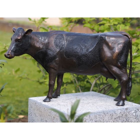 Bronzefigur Kuh stehend