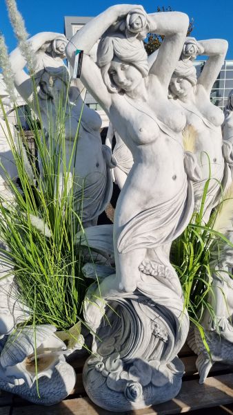 Gartenfigur Blumenmädchen, antik grau