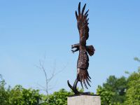 Bronzefigur Fliegender Adler