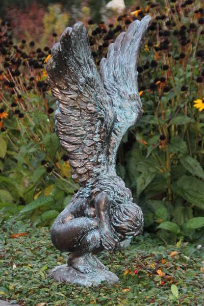 Gartenfigur Hockende Engelfrau "RACHEL", Bronze Optik - Original von Vidroflor