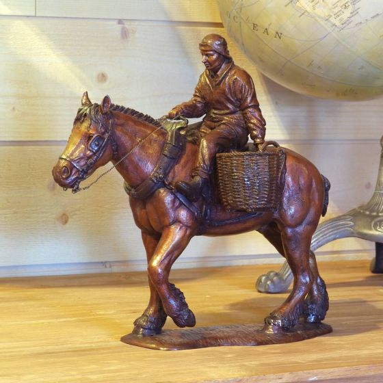 Bronzefigur Fischer auf Pferd