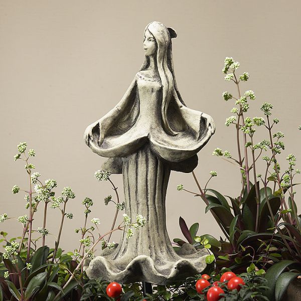 Blütentänzerin Glockenrebe, Betonguss, inkl. Metallstab von Zauberblume