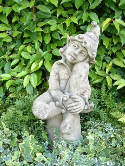 Gartenfigur "JENNY", Elfe träumend, © by Fiona Scott