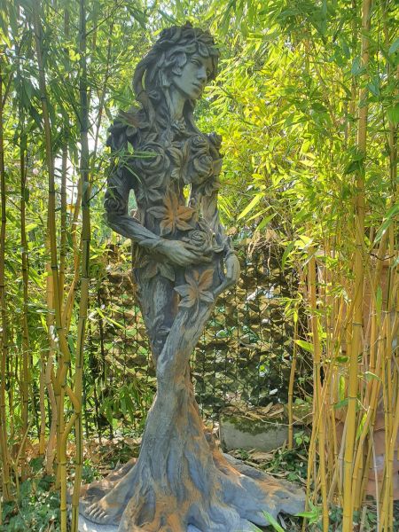 Gartenfigur Königin der Natur "Ada" Rosteffekt - Original von Vidroflor