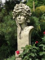 Gartenfigur Büste Moderne Romantik "SOMMER" (Rosi), Steinguss - Original von Vidroflor