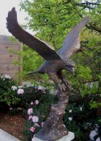 Bronzefigur Adler mit offenen Flügeln