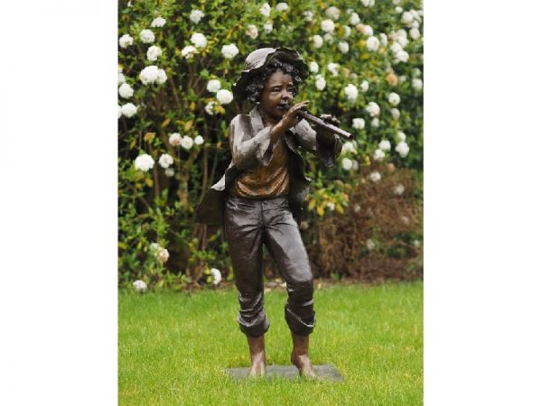 Bronzefigur Junge mit Flöte